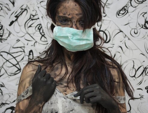 Πώς να φτιάξεις τα μαλλιά και το make-up σου όταν φοράς μάσκα