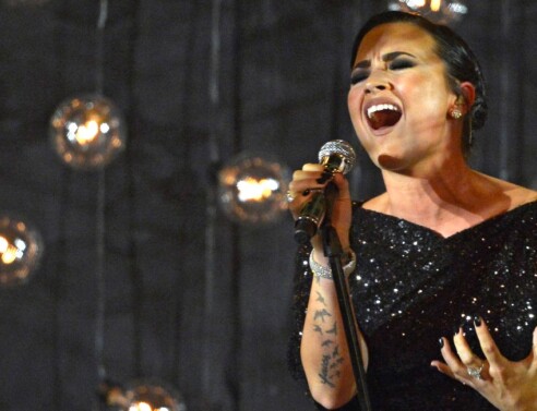 Ντέμι Λοβάτο: Γιορτάζει τα δύο χρόνια απεξάρτησής της