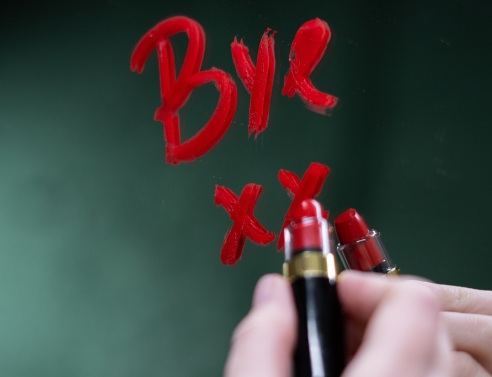 Κραγιόν σε καθρέφτη