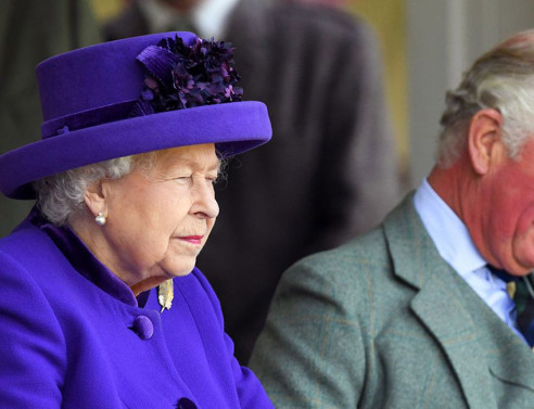 Βασίλισσα Ελισάβετ και Κάρολος