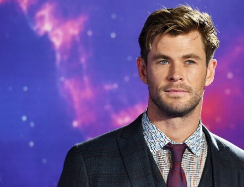 Ο Κρις Χέμσγουορθ είναι έτοιμος να κολυμπήσει με καρχαρίες