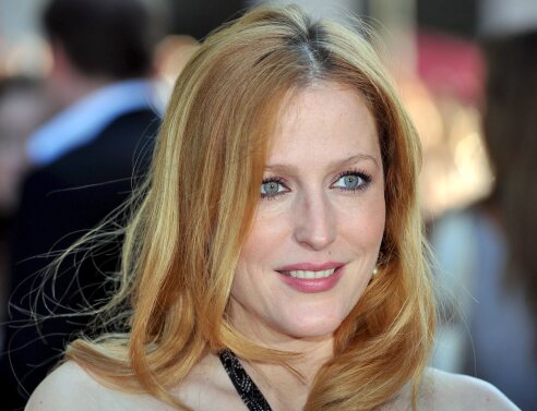 Η Τζίλιαν Άντερσον του X-Files σε διαφήμιση παπουτσιών