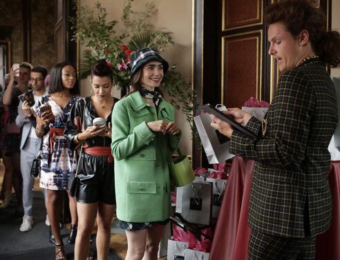 Στιγμιότυπο από την τηλεοπτική σειρά Emily in Paris του Netflix