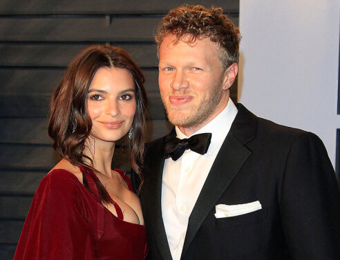 Η Έμιλι Ραταϊκόφσκι με τον σύζυγό της, Σεμπαστιάν Μπέαρ Μακ Κλαρντ