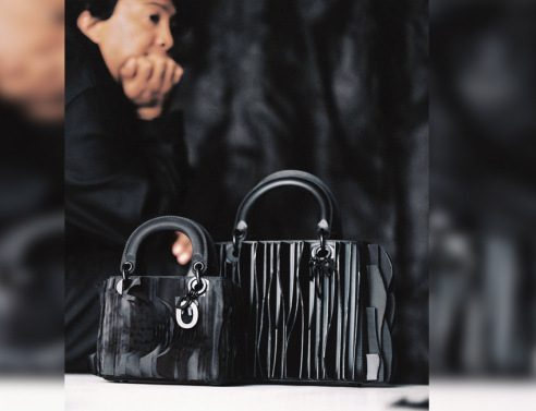 Lady Dior Art: Καλλιτέχνες εμπνέονται από την εμβληματική τσάντα