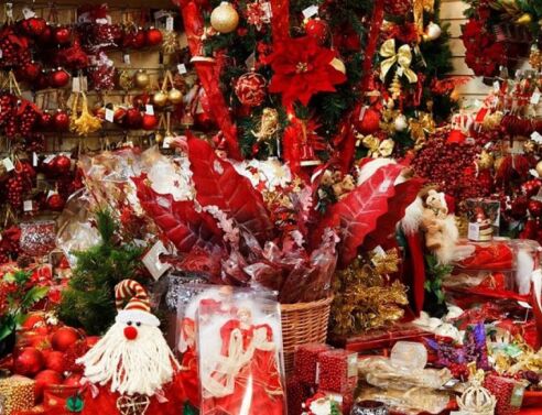 Καταστήματα με χριστουγεννιάτικα είδη