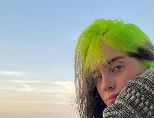 Η τραγουδίστρια Billie Eilish