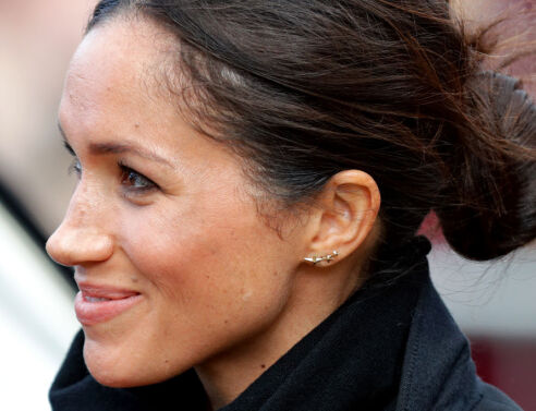 Κάνε κότσο τα μαλλιά σου, να φανεί η ομορφιά σου