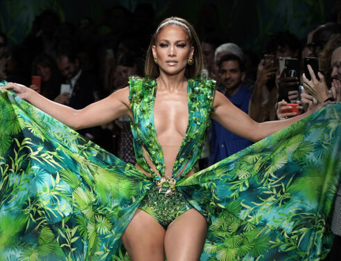 Ποιοι διάσημοι περπάτησαν σε πασαρέλες