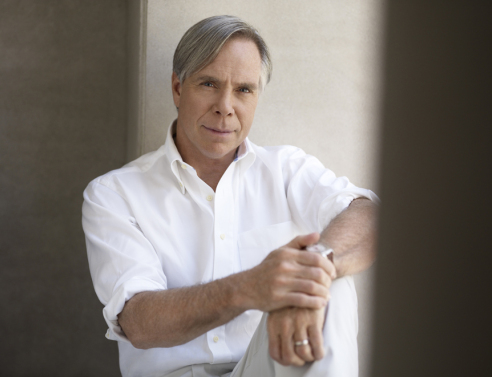 Tommy Hilfiger: Mόδα που Δε Σπαταλά Τίποτα και Καλωσορίζει τους πάντες