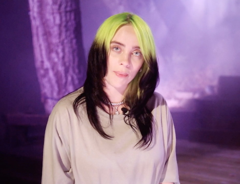 Ξανθιά και «αγνώριστη» η Billie EilIsh