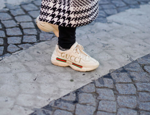 Τα νέα σνίκερς της Gucci κοστίζουν 10 ευρώ, αλλά…