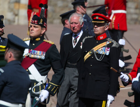 Ο πρίγκιπας Κάρολος στην κηδεία του πρίγκιπα Φιλίππου δάκρυσε αρκετές φορές, καθώς συνόδευσε τον πατέρα του στην τελευταία του κατοικία