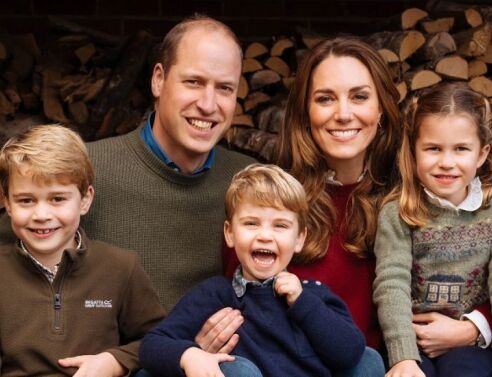 Ο πρίγκιπας Ουίλιαμ και η Κέιτ Μίντλετον με τα παιδιά τους