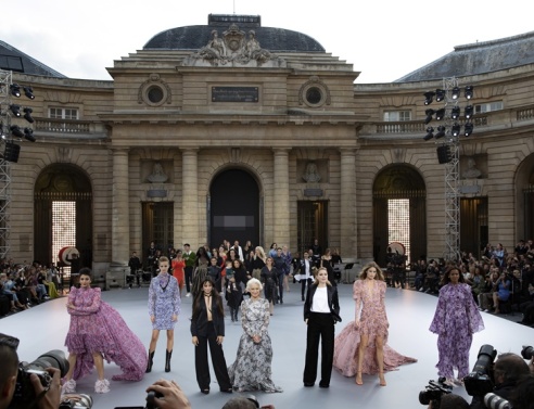 Fashion Show στο Παρίσι (φωτογραφία αρχείου)