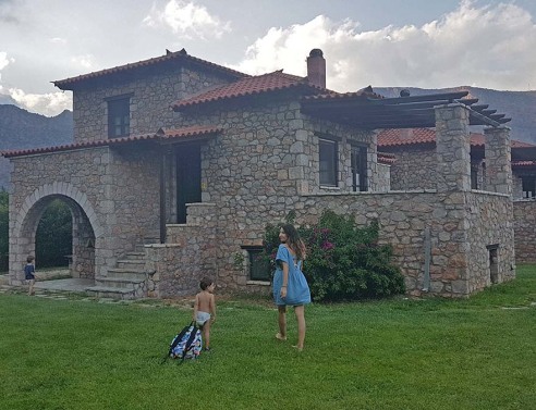 Family Hotels Greece: Πάρε τα παιδιά και τρέχα!