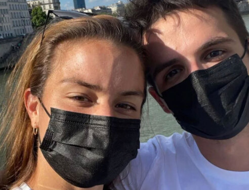 Μαρία Σάκκαρη και Κωνσταντίνος Μητσοτάκης, αγκαλιά στο Παρίσι