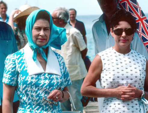 Η βασίλισσα Ελισάβετ και η πριγκίπισσα Μαργαρίτα στο νησί Μιστίκ, 1977