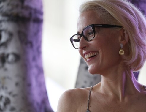 H ηθοποιός Gillian Anderson  © EPA / ANDREW GOMBERT