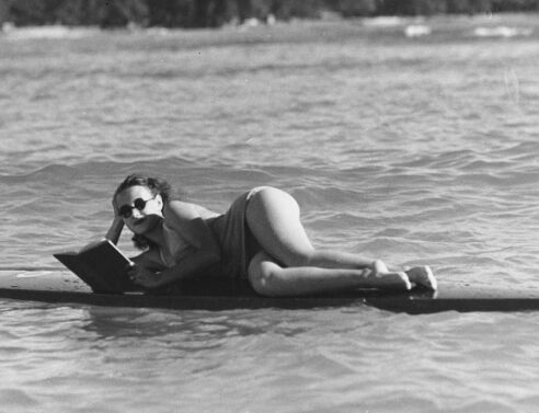 Ποια είναι η συμπεριφορά του κάθε ανθρώπου στην παραλία ανάλογα με την ηλικία του