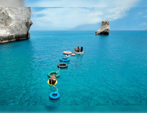 Η Louis Vuitton φωτογραφίζει τα προϊόντα της στη Μήλο