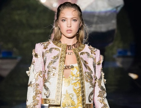 Lila-Grace Moss Hack, Fendace fashion show 2021