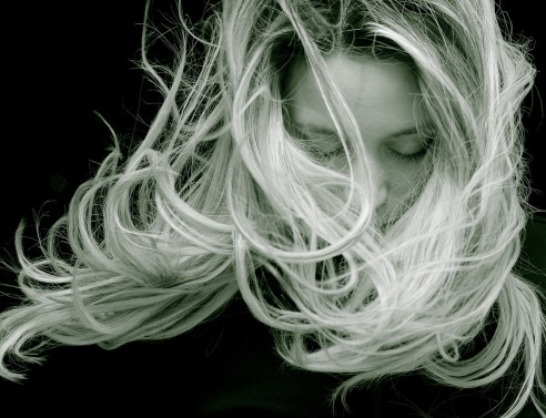 Τι να κάνεις για να μην πέφτουν τα μαλλιά σου