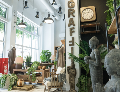 Έπιπλα και διακοσμητικά στο κατάστημα Graffito