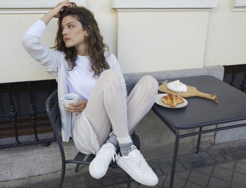 Μοντέλο από την καμπάνια της συλλογής Calzedonia Cashmere