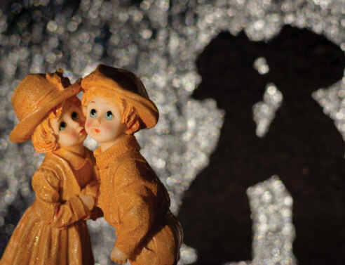 Δύο πορσελάνινα κουκλάκια