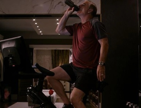 Η Peloton απαντά με χιούμορ μετά τον θάνατο ενός σημαντικού χαρακτήρα στο «And Just Like That»