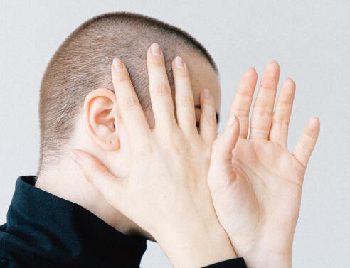 Ποια η σχέση ενός κουρέματος με την ψυχική μας διάθεση; Γιατί δεν πρέπει να αλλάζουμε χτένισμα όταν είμαστε θλιμμένοι;