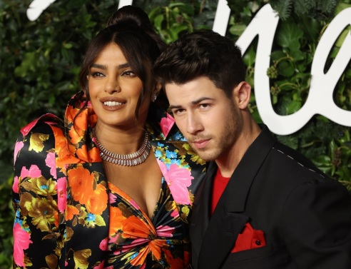 Η ηθοποιός Priyanka Chopra και ο μουσικός και συζυγός της Nick Jonas
