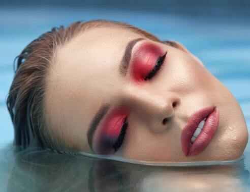 Συμβουλές ομορφιάς: 5 μικρά και εύκολα κόλπα-μυστικά για αποτελεσματική ενυδάτωση του δέρματος στο πρόσωπο, το σώμα και τα μαλλιά. 