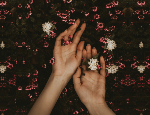 7 εύκολα tips για να έχεις πάντα απαλά, υγιή και νεανικά χέρια