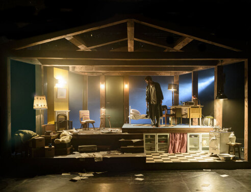 Ο Ορφέας Αυγουστίδης στην θεατρική παράσταση «Η μηχανή του Τούρινγκ»