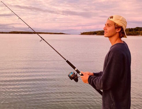 Ο Αχιλλέας-Ανδρέας, εγγονός του πρώην βασιλιά Κωνσταντίνου, πρωταγωνιστεί στη διαφημιστική καμπάνια του brand Zadig & Voltaire.