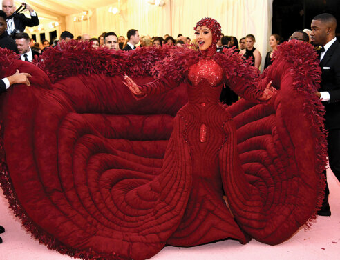 Η CardiB στο Met Gala 2019