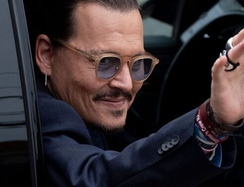 Τζόνι Ντεπ προς τους φαν του: «Θα προχωρήσουμε παρακάτω μαζί»