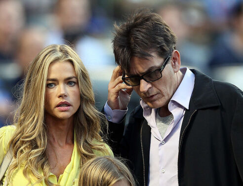 Η κόρη του Τσάρλι Σιν πουλά αισθησιακές φωτογραφίες της στο OnlyFans- To «κατηγορώ» του στην μητέρα της