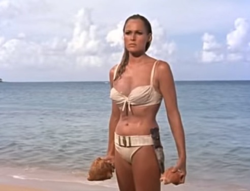Η Ursula Anders στην ταινία James Bond εναντίον Dr.No (1962)
