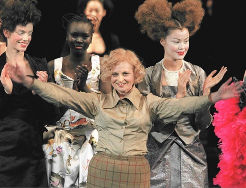 Η σχεδιάστρια μόδας Vivienne Westwood