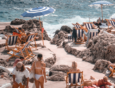 Συμβουλές και πληροφορίες για την σωστή χρήση των αντηλιακών σε μεγάλους αλλά και παιδιά.