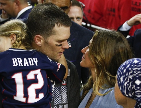 Ζιζέλ Μπούντχεν  - Τομ Μπρέιντι: Ο σταρ του αμερικάνικου ποδοσφαίρου και το διάσημο μοντέλο από τη Βραζιλία χωρίζουν έπειτα από 13 χρόνια γάμου.