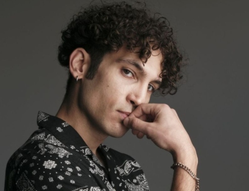 Ο Ορέστης Χαλκιάς υποδύεται τον Αντώνη στο Maestro