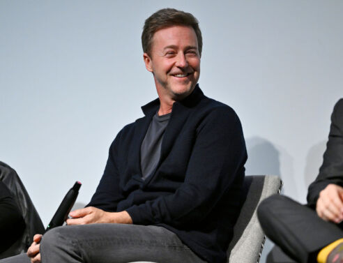 Edward Norton: Ανακάλυψε ότι η Ποκαχόντας είναι η 12η προγιαγιά του και οι πρόγονοί του είχαν κάποτε σκλάβους