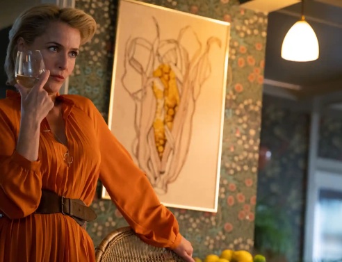 Η ηθοποιός Τζίλιαν Άντερσον απευθύνεται στους θαυμαστές της, καθώς επιθυμεί να συλλέξει τις πιο προσωπικές ερωτικές σκέψεις των γυναικών σε ένα βιβλίο.