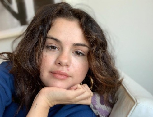 Η απάντηση της Σελένα Γκόμεζ στα σχόλια για την αύξηση βάρους από τα φάρμακα για το αυτοάνοσό της - Κατακεραυνώνει την τακτική του body shaming. 