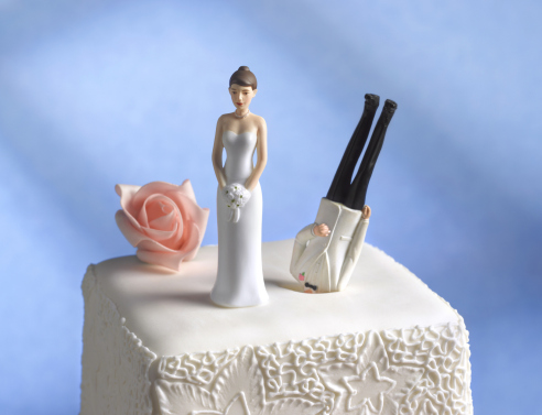 Πώς οι διαφορές στη συναισθηματική εξέλιξη οδηγούν σε διαζύγιο - Γιατί οι γυναίκες άνω των 40 εγκαταλείπουν τους συζύγους τους