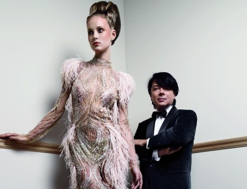 Βαλεντίν Γιουντάσκιν: Πέθανε σε ηλικία 59 ετών ο διάσημος Ρώσος σχεδιαστής μόδας, μετά από μάχη με τον καρκίνο - Η πορεία του στην υψηλή ραπτική. 